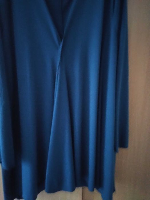 Cardigan albastru, colturi fata