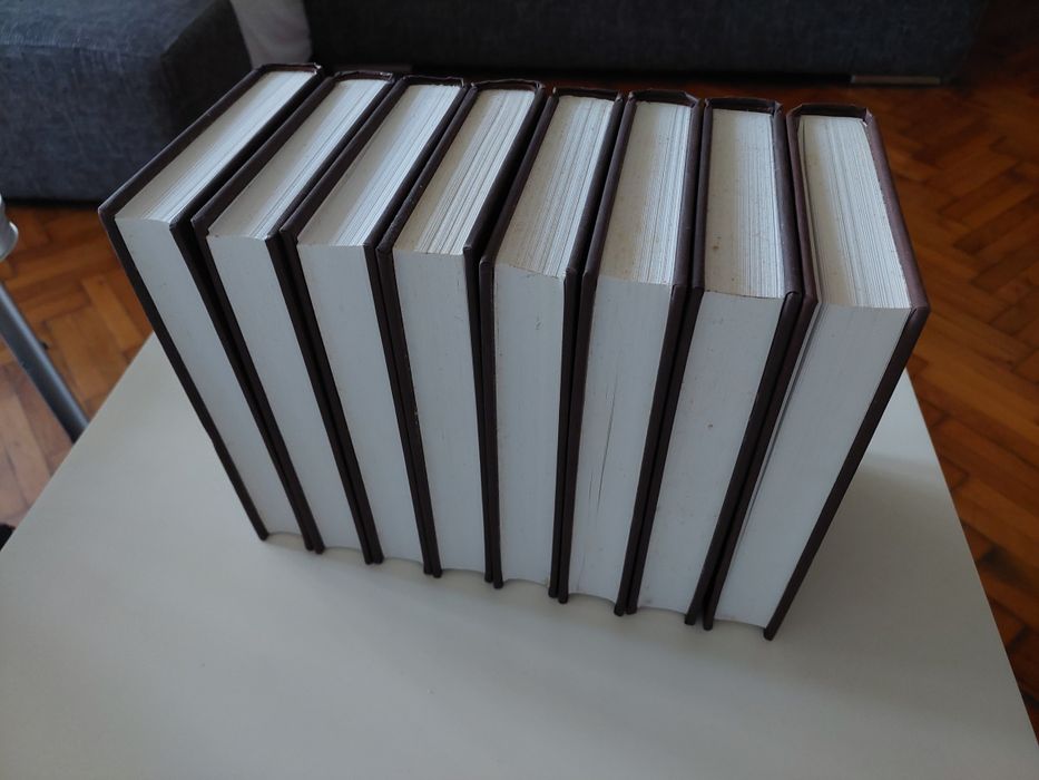 Enciclopedia universală Britanica - primele 8 volume impecabile