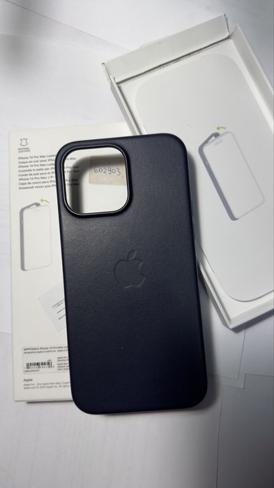 Чехлы айфон 14 Про Макс б/у