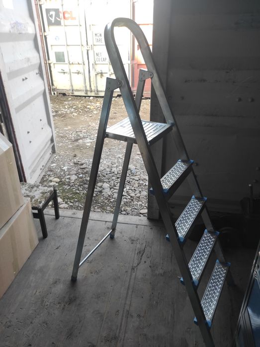 Продаётся стремянка