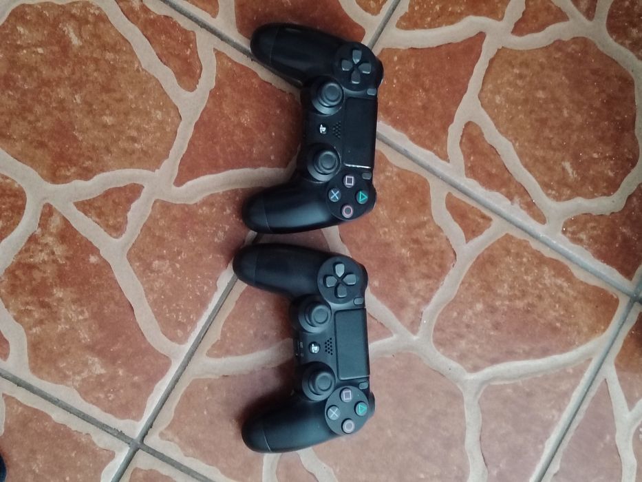 Vând PS 4 pro stare impecabilă