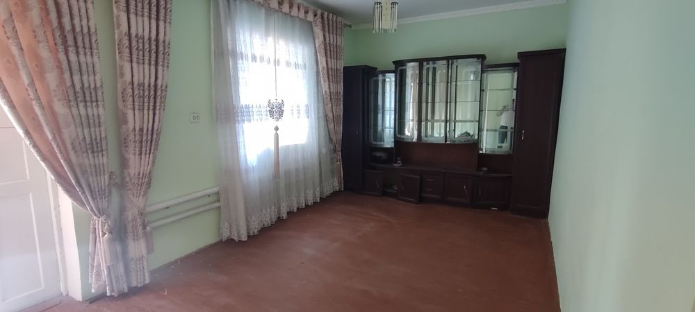 Uy sotiladi qora qoylida