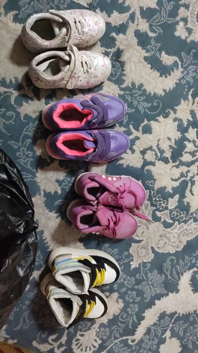 Продам обувь на девочку в отличном состоянии