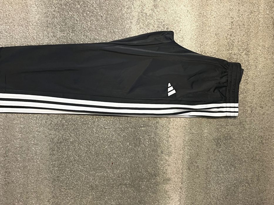 Pantaloni lungi baggy adidas
