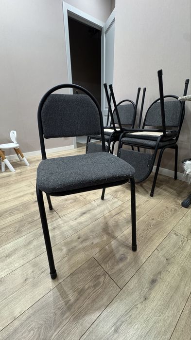 Продам стол и 5 стульев