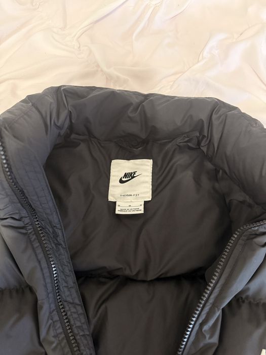 Vand geaca NIKE ca noua!!!
