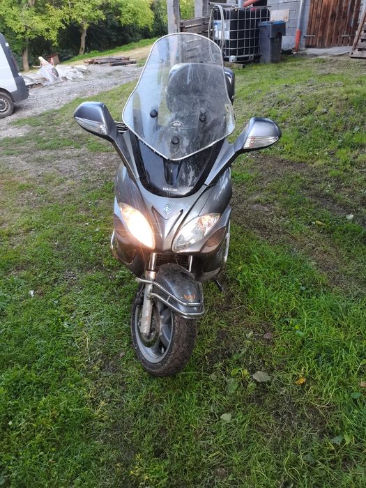 Vând Scuter Piaggio X9