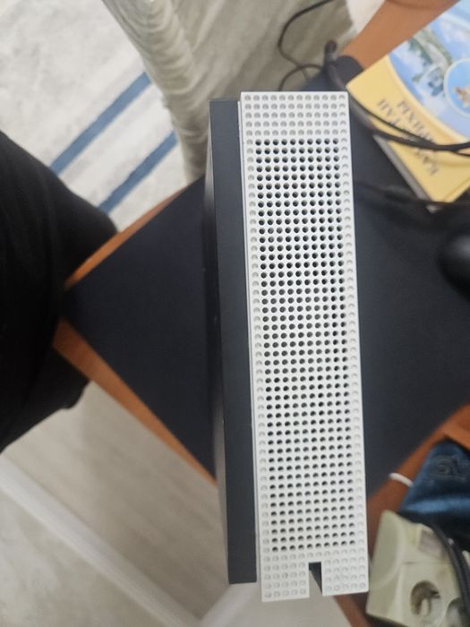Xbox one 512 gb 1 джёстик