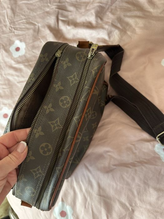 Poseta piele purtata apoi dusa la curatat