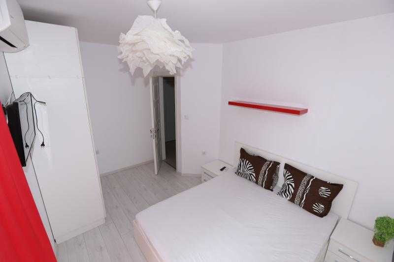 Дава се под наем Двустаен апартамент в Бургас, Лазур - 65 кв.м за 510 € - Снимка #5