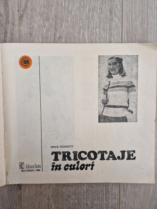 Set 3 carti: Impletituri Artistice, Dantele si Tricotaje in culori