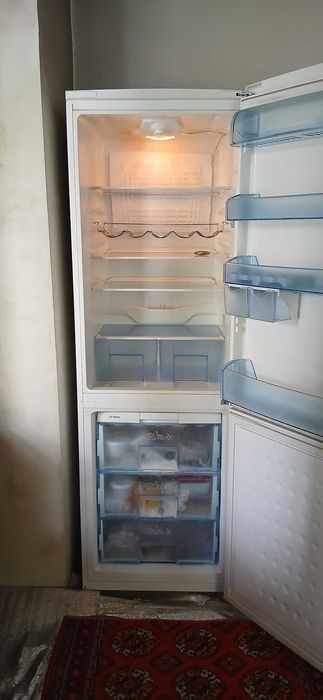 BEKO 340 л холодильник/морозильник