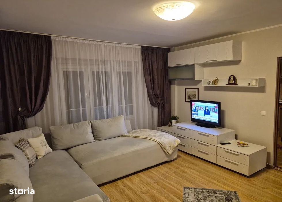 Garsonieră Premium | Piața Victoriei | 100 M De Metrou | Balcon | 40