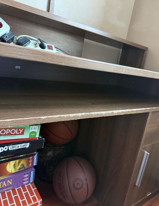 Birou spatios pentru studiu
