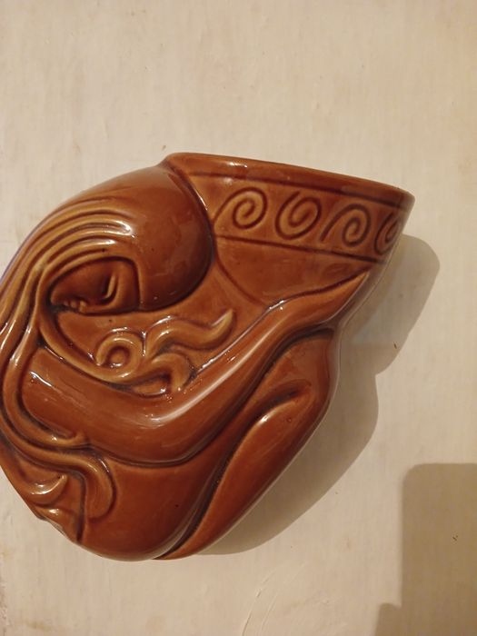 Настенное  кашпо