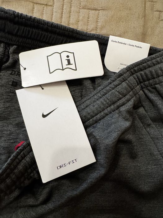 Чисто нов мъжки оригинален анцуг Nike Dry-Fit размер М
