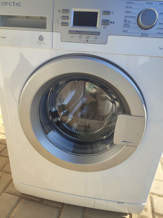 Vând masina de spălat rufe