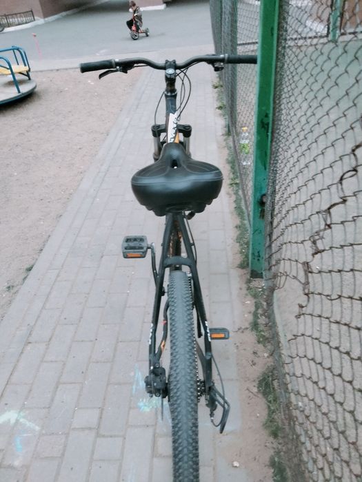 Fuji среднегорный велосипед