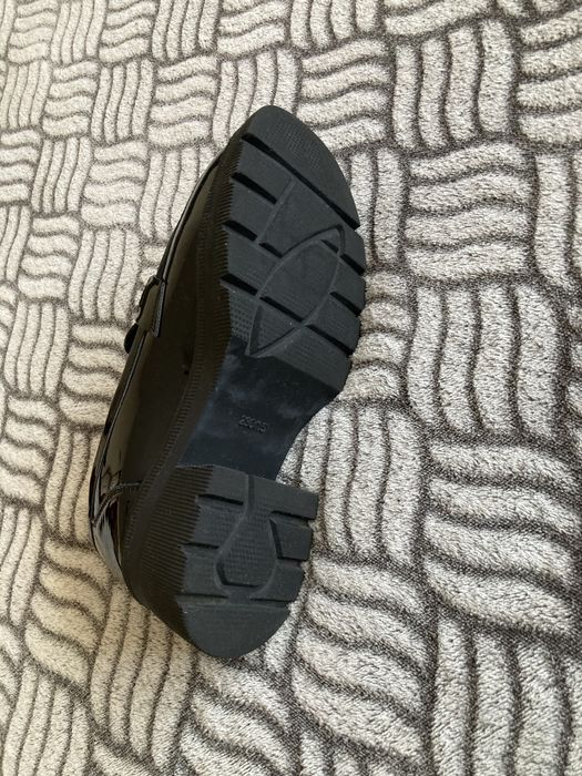 Pantofi piele lăcuită