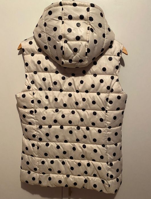 Vesta cu buline dama