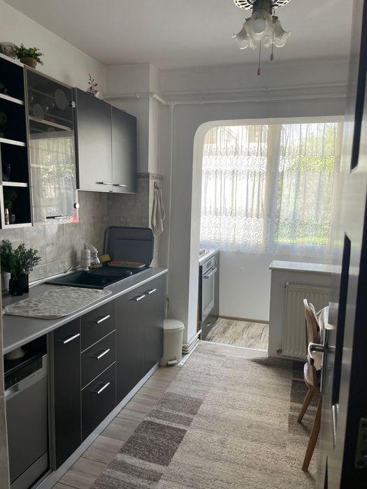 Vand apartament 3 cam, Pitești,cartier Prundu