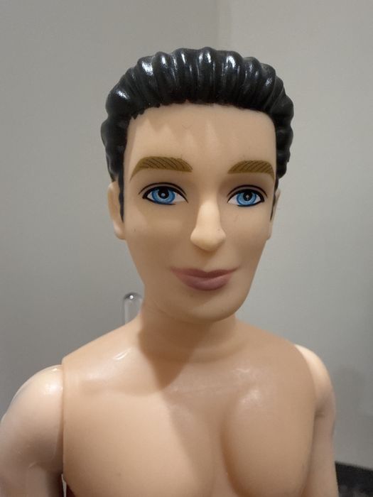 Кукла мужчина пластик