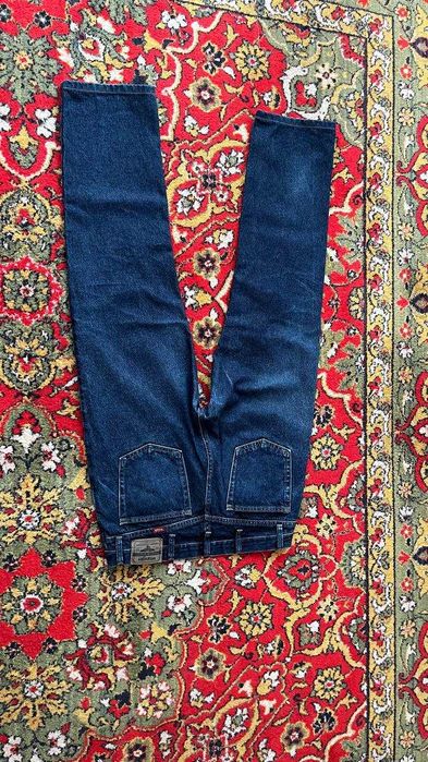 Продам джинсы Wrangler — классическая модель