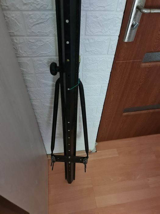 Vând suport bicicleta