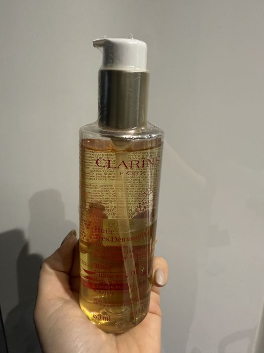 Почистващо олио за грим Clarins ново, запечатано