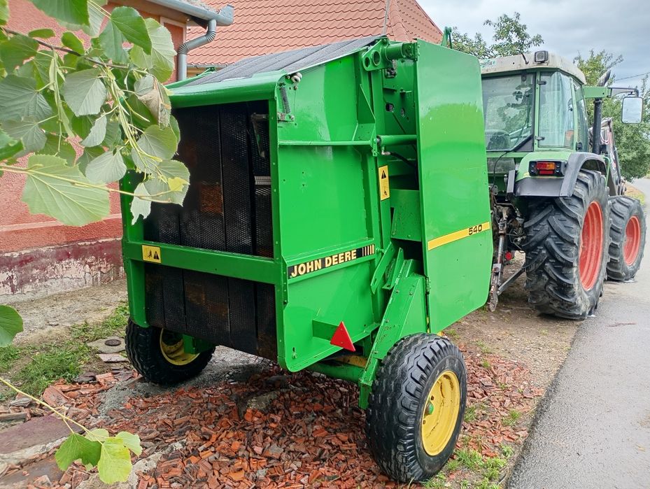 Presă baloți rotunzi mici John Deere 540