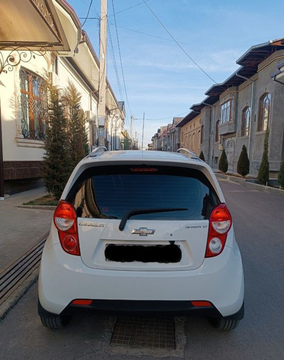 Chevrolet spark.