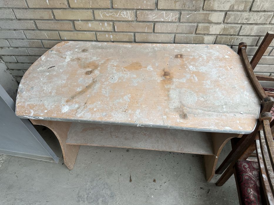 Стол со стульями 200 тысяч сум