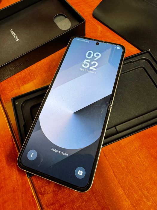 Samsung Galaxy Z Flip6 256GB