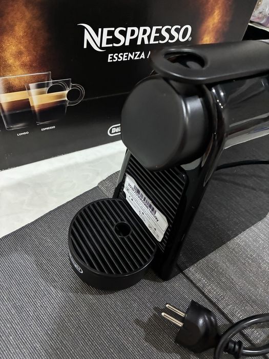 Кофемашина DeLonghi Nespresso mini EN85.B