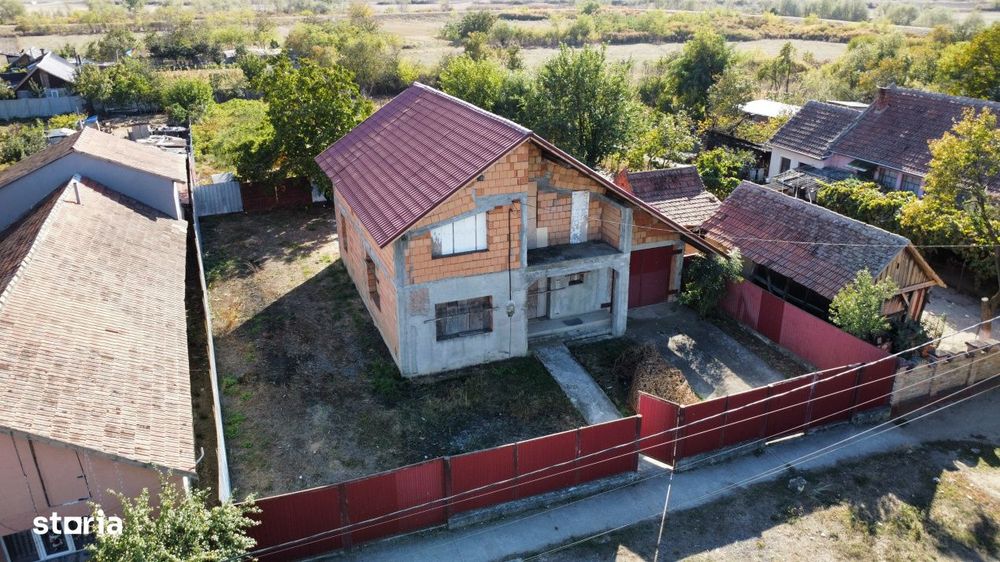 Casa individuala la rosu, intabulata - Uliuc - Sacosu Turcesc