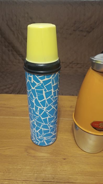 Продавам стари термуси от времето преди 1990 г.