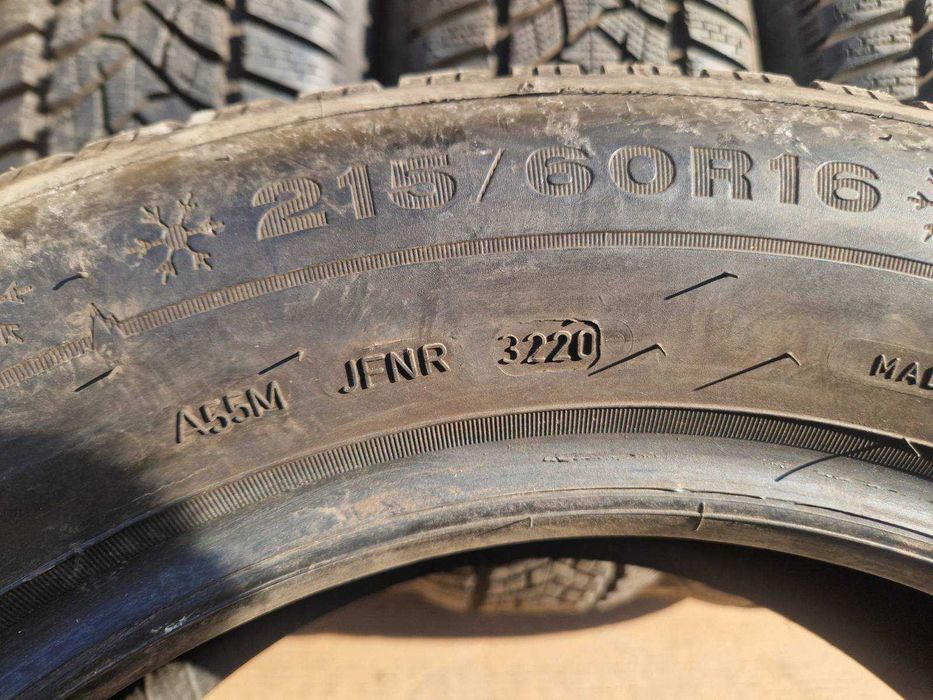 4 Dunlop R16 215/60
Зимни гуми 
DOT3220
