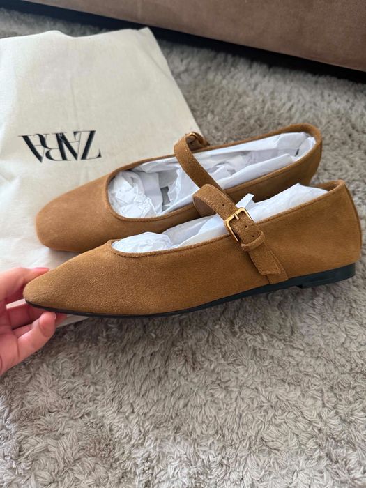 Обувки тип балеринки Zara велурени