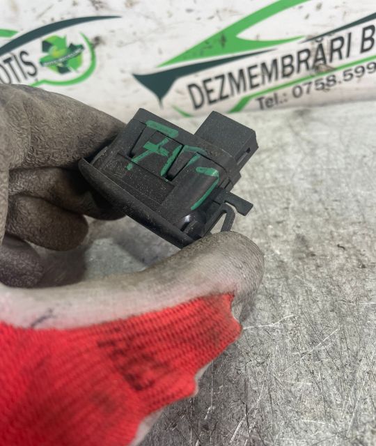 Buton geam pasager fata dreapta 96401469XT Citroen C3 prima generatie