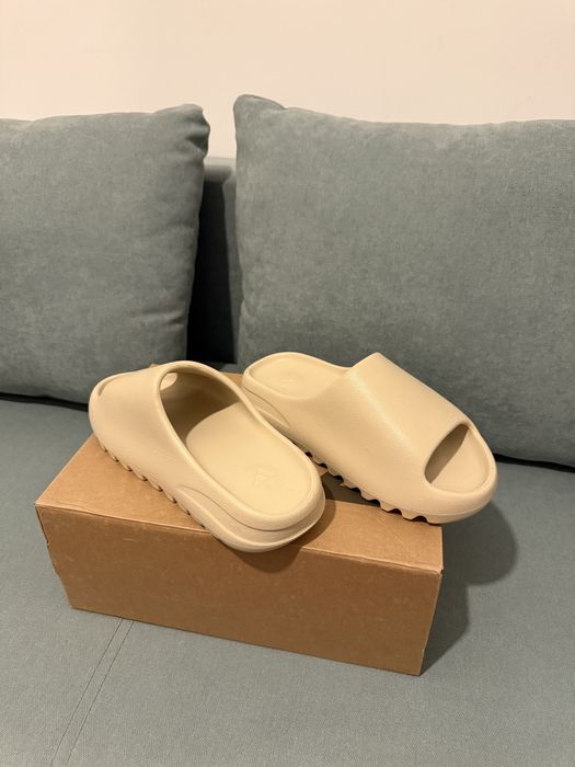 Yeezy Slide Bone Premium