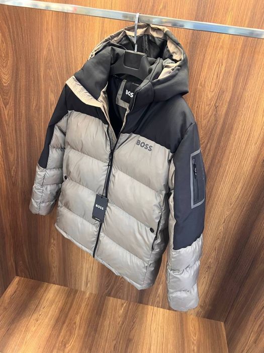 Мъжки Якета Boss налични !