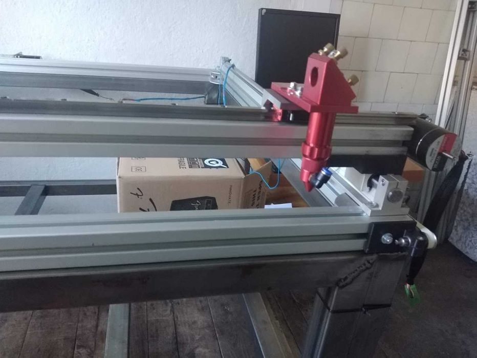 CO2  лазер 80W 1520мм х 1125мм