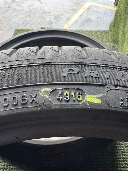 275 35 19 Michelin