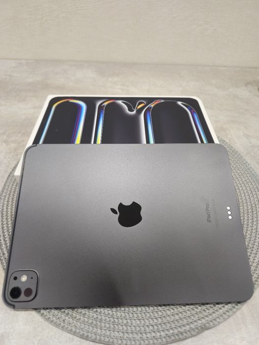 Apple iPad Pro 11, M4, 2024 год