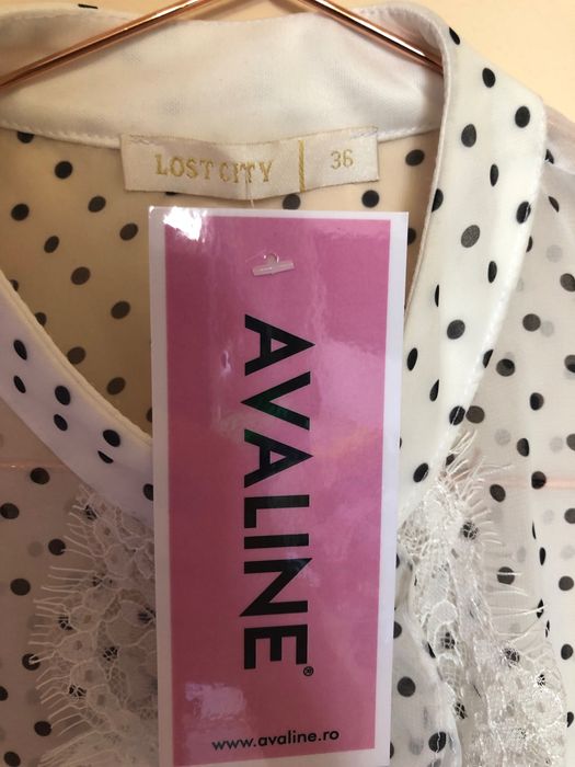Camasa noua, eleganta cu buline negre