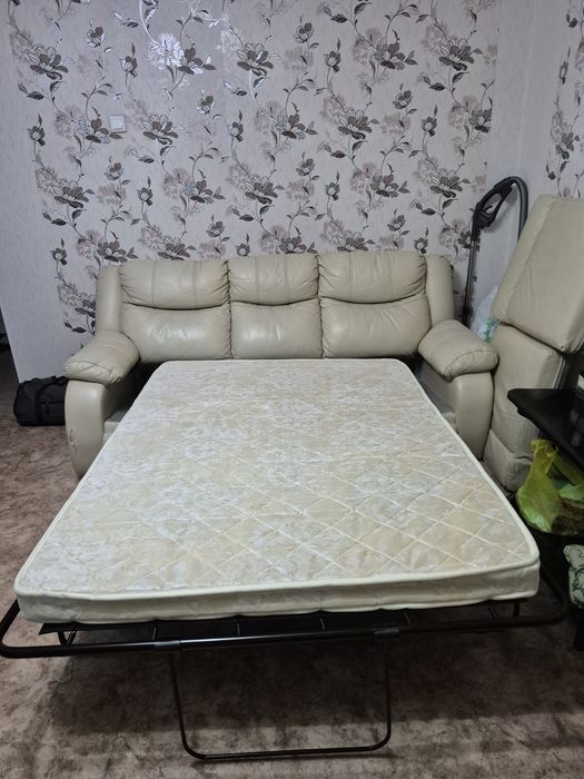 Диван из натуральной кожи