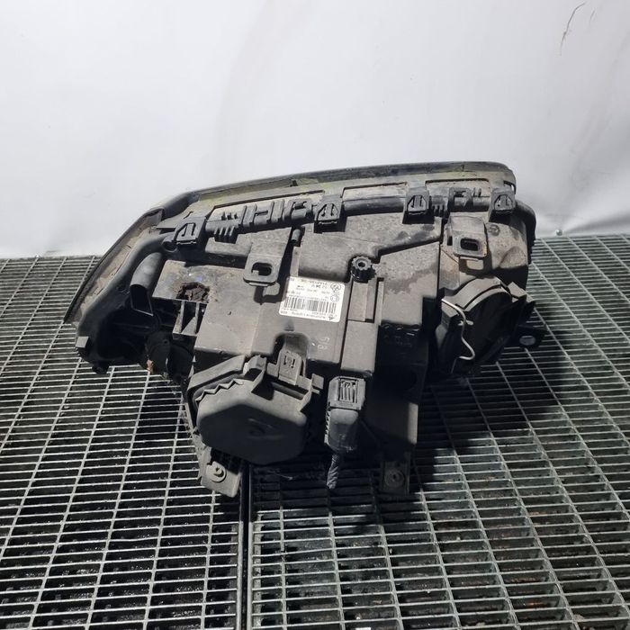 Far Stanga BMW X3 E83 Facelift 2006 - 2010 SUV 4 Usi (1458) Fara xenon 716219506