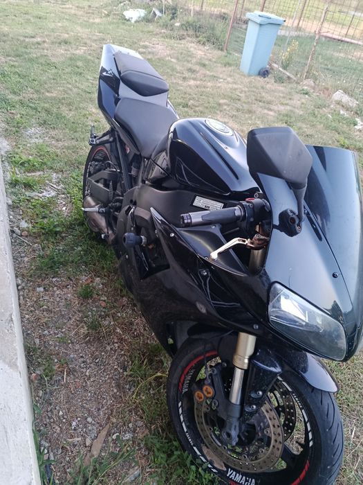 Vând Yamaha r1 2003 model pe injectie limitat in acte a2