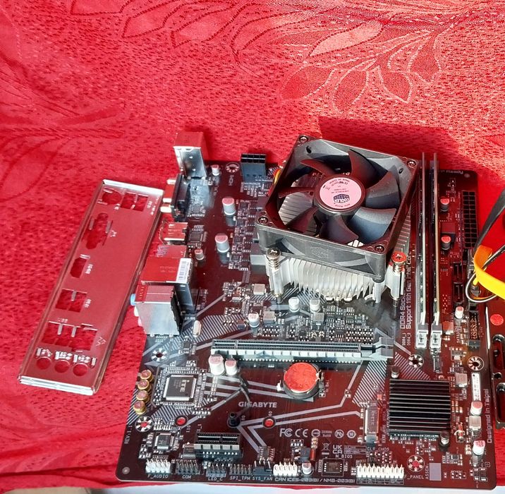 Продам комплект, пишите