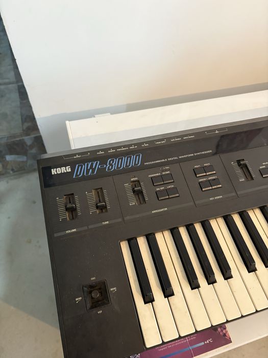 Korg DW8000 din 1986